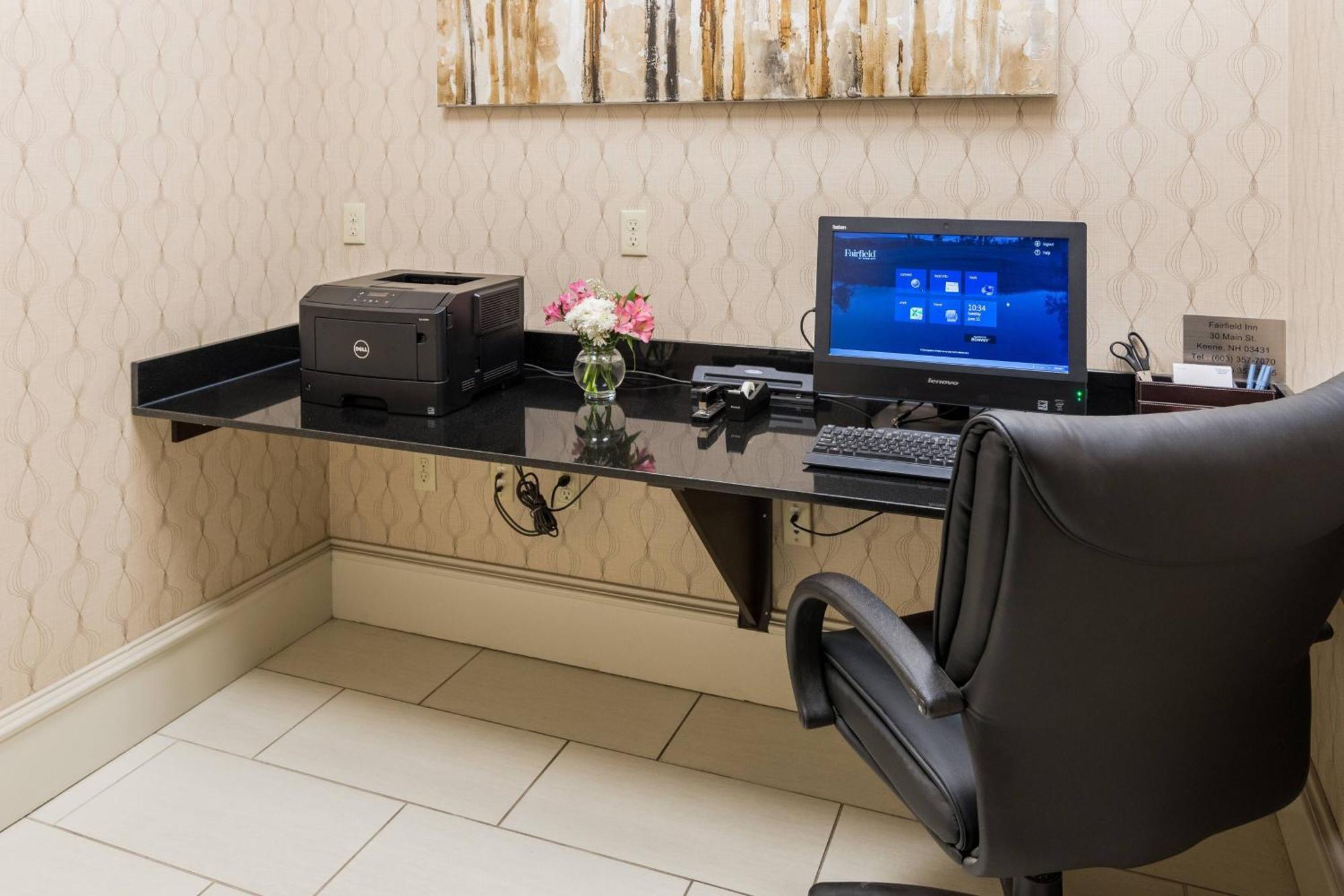 Fairfield Inn & Suites By Marriott Keene Downtown Екстериор снимка
