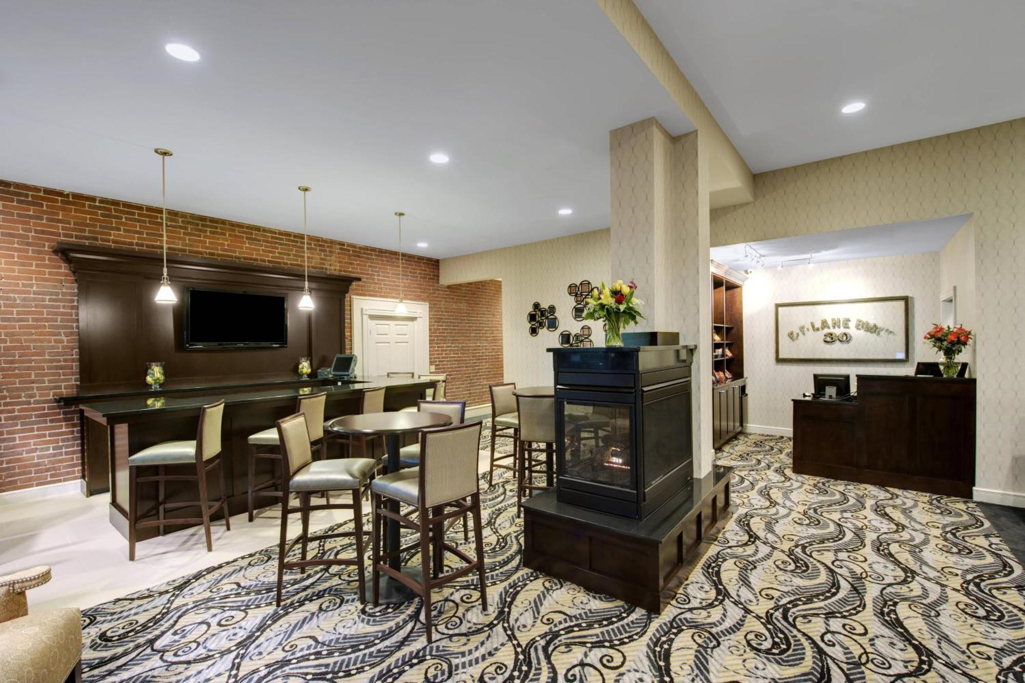 Fairfield Inn & Suites By Marriott Keene Downtown Екстериор снимка